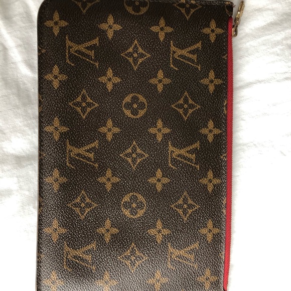 Louis Vuitton Neverfull MM Bag & Clutch - Picture 5 of 12